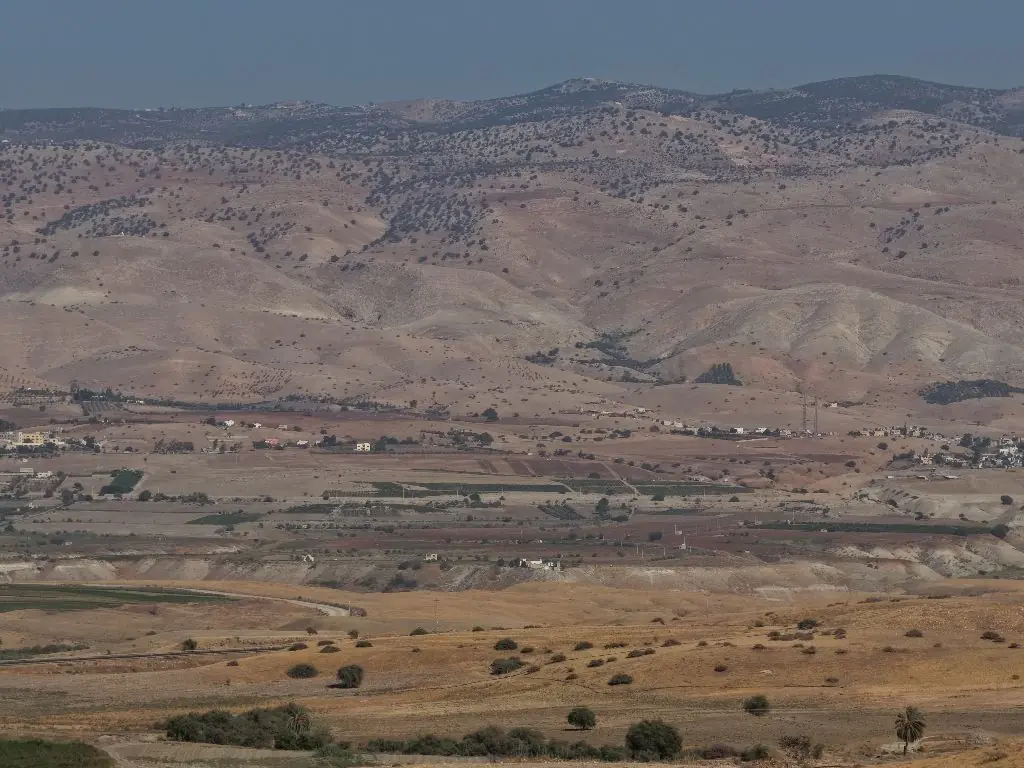 נוף גבעת סלעית